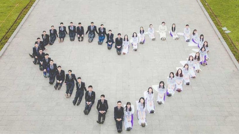Thiệp kỷ yếu niên khoá lớp học